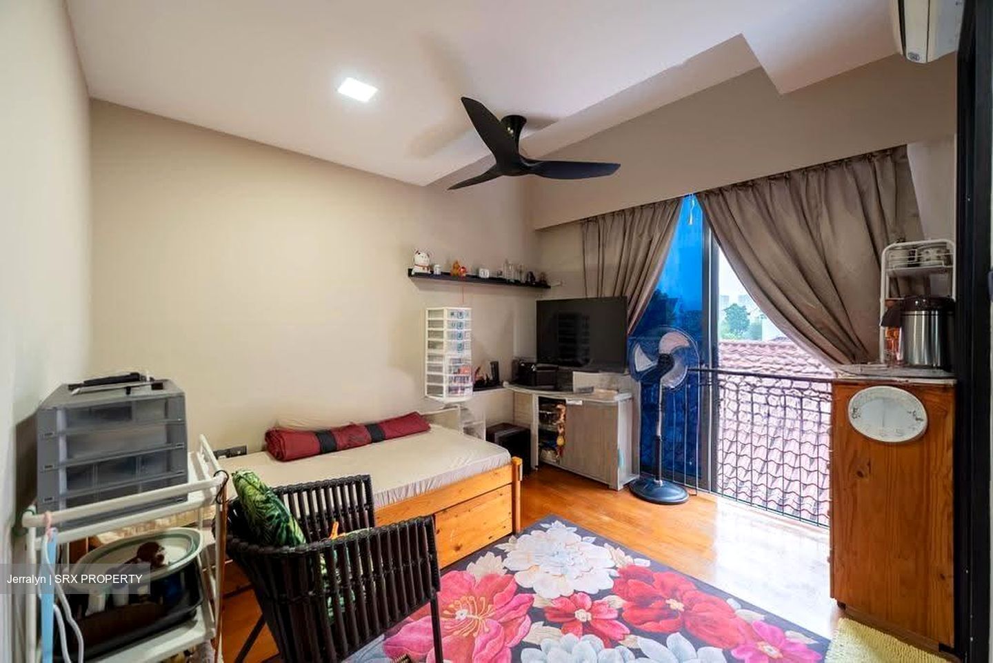 Sennett Estate (D13), Terrace #636883331